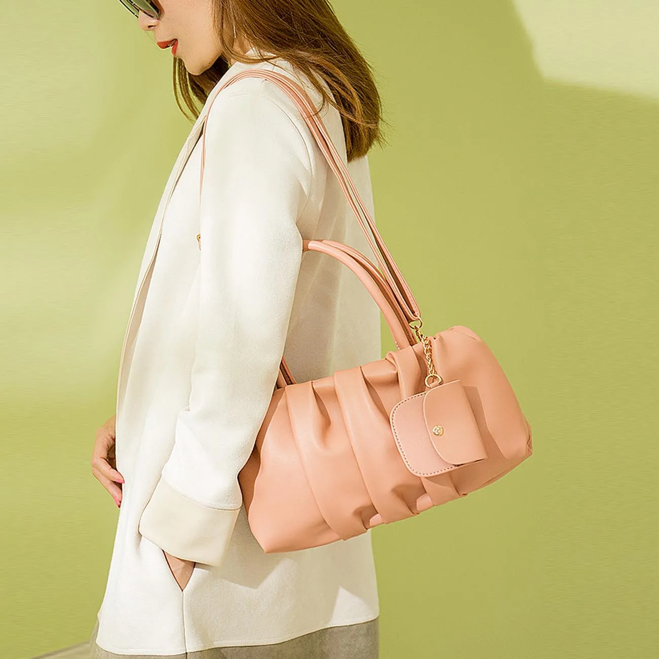 2022 Son renk PU pilili postacı çantası tek omuz askısı moda rahat çanta kadınlar için