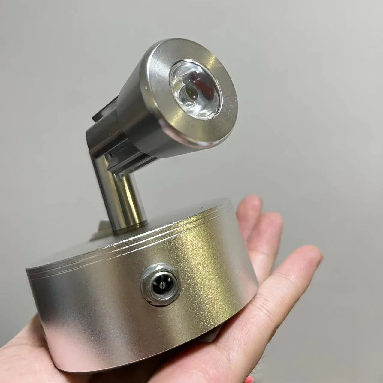 LED Şarj Kablosuz Çıkarılabilir Küçük Spot Sıcak Beyaz Metal Gümüş Aydınlatma