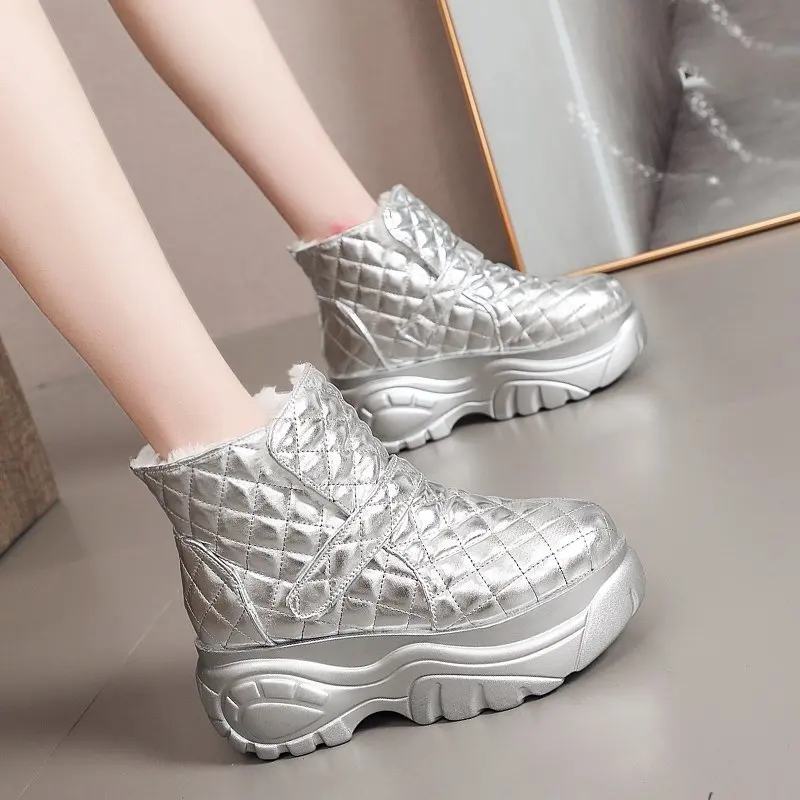 Platform Sneakers Kış sıcak ayakkabı Kadın Kar Botları 2021 Yeni Kadın günlük ayakkabılar Beyaz yarım çizmeler Sneakers