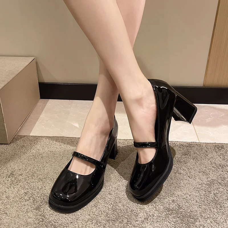 Yeni Retro Mary Jane Kadın yüksek topuklu ayakkabı Pompaları Kalın 7 cm Kadın deri ayakkabı Avrupa Klasikleri Ayakkabı Bayanlar Rahat Platformu